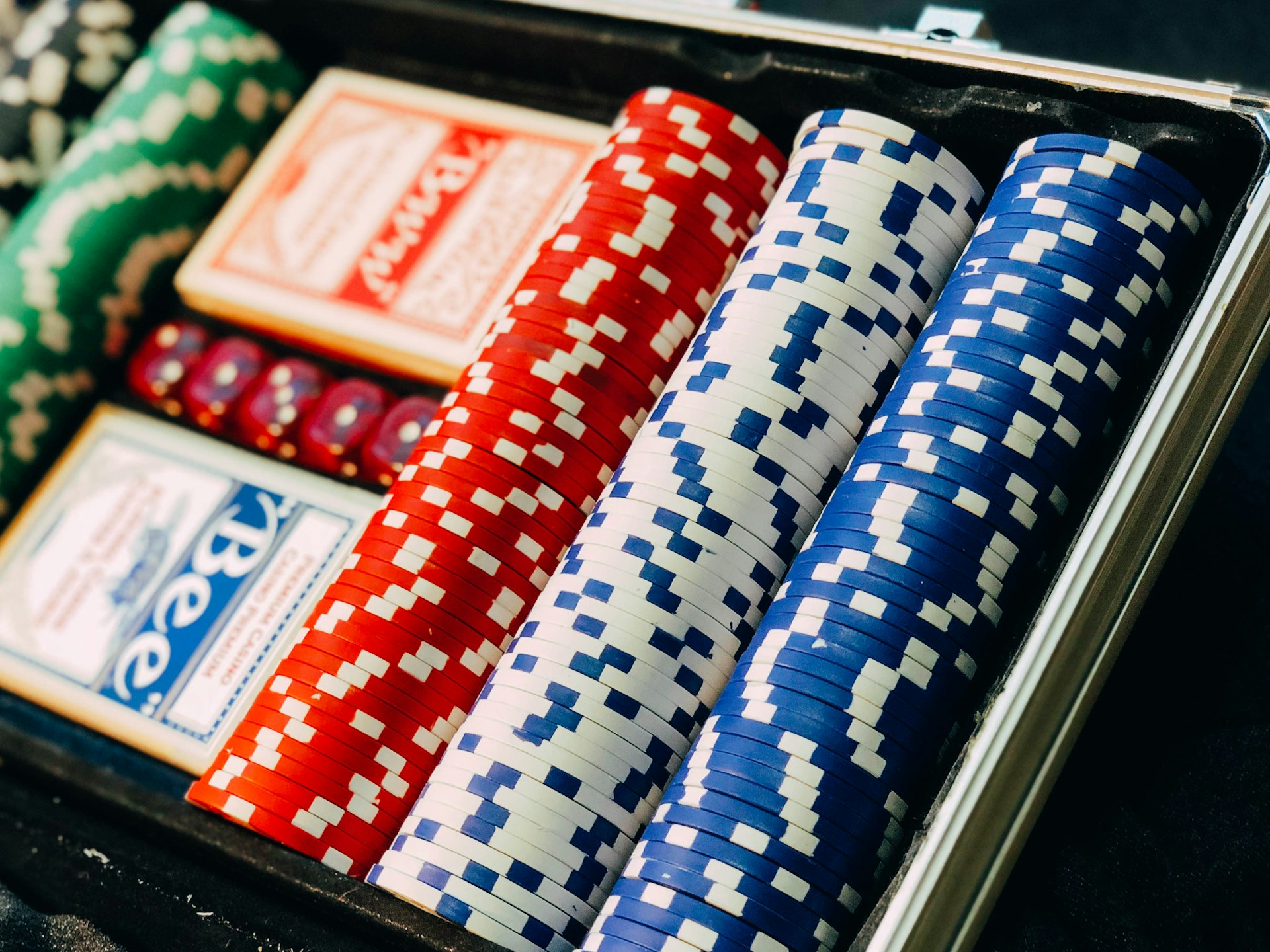 The Advantages of Playing Free Social Casino Games